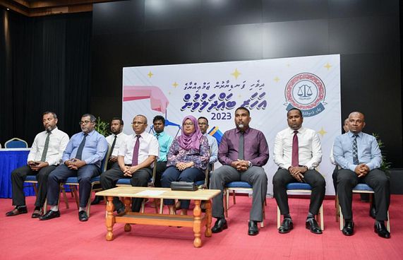 "ފަނޑިޔާރުންނަށް މިނިވަން ކޮމިޝަނެއް އޮންނަންޖެހޭ"