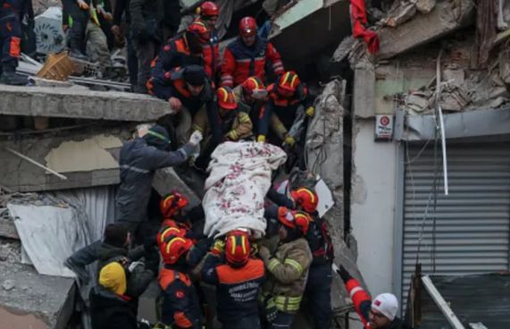 ބިންހެލުމުގައި މަރުވި މީހުންގެ އަދަދު 24،000 އަށް