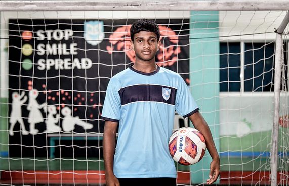 އަކްމަލް: ސްކޫލް ފުޓްބޯޅައިން އާ ތަރިއެއް