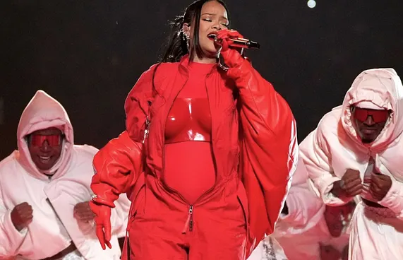 އޮސްކާގައި ވެސް ރިއާނާ ޕާފޯމްކުރަނީ