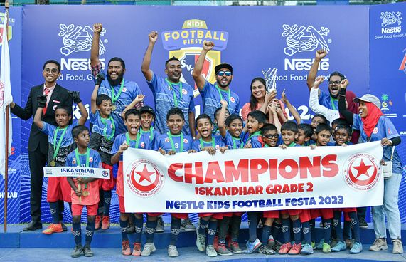 ނެސްލޭ ފިއެސްޓާގެ ދެ ތަށި ވެސް އިސްކަންދަރް ސްކޫލަށް