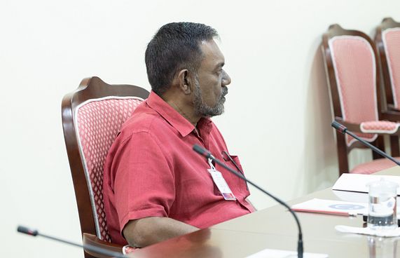 ކަންބޮޑުވުންތަކާ އެކު އިބްރާގެ ސިޓީއެއް މަޖިލިހަށް