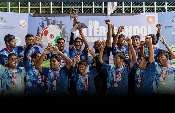 ސްކޫލް ހޭންޑްބޯޅައިގެ ދެ ތަށްޓެއް ޖަމާލުއްދީނަށް