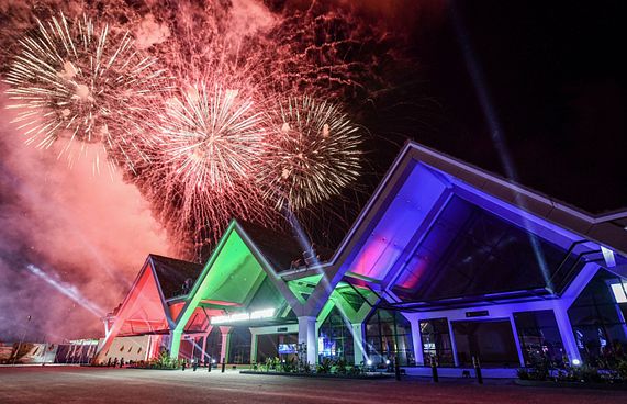 ފަރެސްމާތޮޑާ އެއާޕޯޓް ހުޅުވައިފި، އާމްދަނީގެ އާ ދޮރެއް