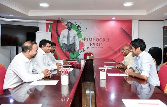 ޖޭޕީ އާއި ނަޝީދު ފެކްޝަނުން ގުޅިގެން މެނިފެސްޓޯ ހަދަނީ