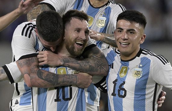 މެސީގެ ކެރިއަރުގެ 800 ވަނަ ގޯލު އާޖެންޓީނާ ޖޯޒީގައި