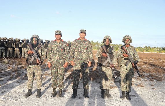 މެރިން ކޯގެ ތަމްރީނުގައި އަލަށް އަންހެން ސިފައިން