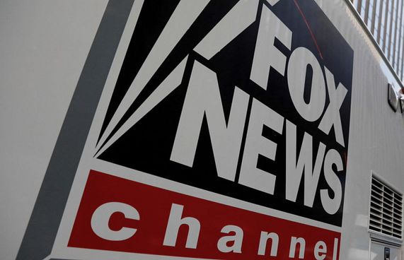 އަބުރުގެ ދައުވާކުރުމުން ފޮކްސްއިން 787 މިލިއަން ދެނީ