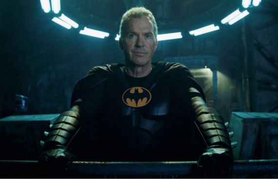 ދަ ފްލޭޝް: މައިކަލް ކީޓަންގެ ބެޓްމޭން އެނބުރި ސޫޓަށް