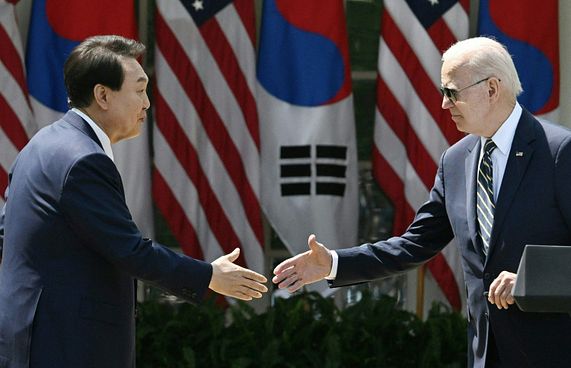 ދެކުނު ކޮރެއާ އާއި އެމެރިކާ ނިއުކްލިއާ އެއްބަސްވުމެއް