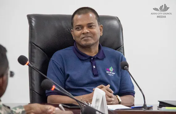 އައްޑޫ މޭޔަރު ނިޒާރު، ނަޝީދާއި ފައްޔާޒާ އެކު!