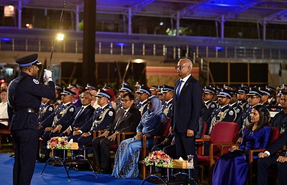 ގިނަ އަދަދެއްގެ ފުލުހުންނަށް ފަހުވަގުތު ޕްރޮމޯޝަން ދީފި