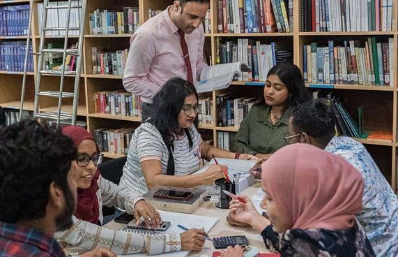 މެޕްސް ކޮލެޖް ޓްރިވިއާ ކުއިޒުން މޮޅުވެގެން ހިލޭ ކޯހެއް