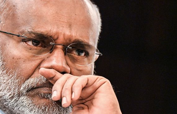 ކަނޑުގެ މައްސަލައަށް މުނައްވަރާއި ބޭރު ވަކީލުންގެޓީމެއް