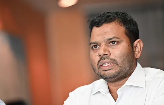 ޔާމީންގެ ވަކީލް ސިޔާޒަށް އިކޮނޮމިކްގެ ސްޓޭޓްކަން