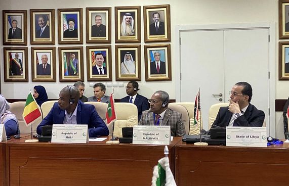 އަގްސާގެ ދިފާއުގައި ރާއްޖޭން އަޑު އުފުލައިފި