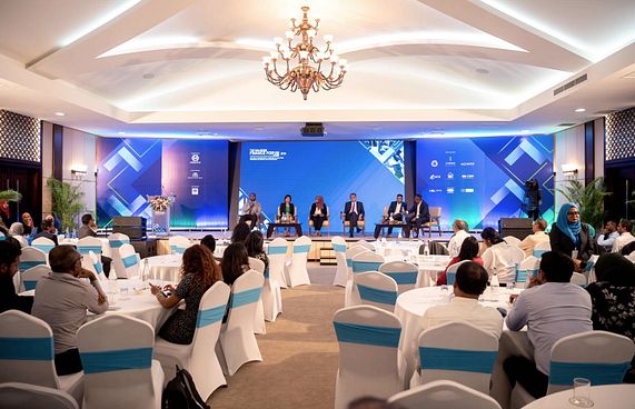 ފައިނޭންސް ފޯރަމް ހޯމަ ދުވަހު ބާއްވަނީ