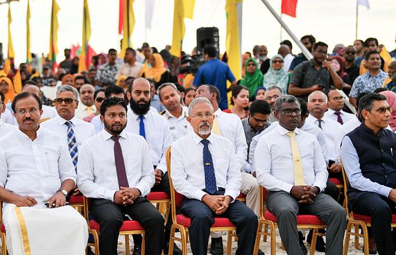 އައްޑޫން ޑިމޮކްރެޓްސްއަށް ސޮއިކުރީ 300 މީހުން:އިބުރޭ