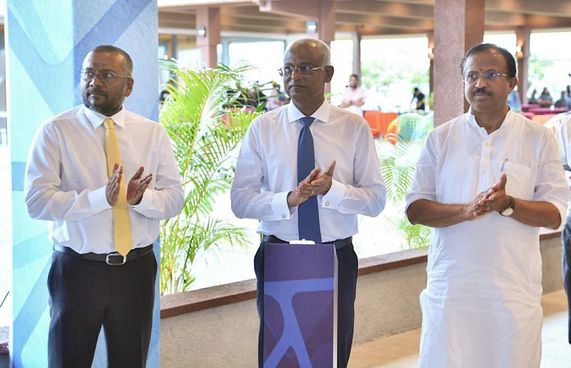 އިނގިރޭސިން ދިޔަ ފަހުން އައްޑޫ ދިޔައީ ފަހަތަށް:ރައީސް