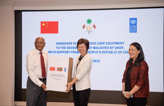 ވެންޓިލޭޓަރާއެކު އިތުރު ސާމާނު ޗައިނާއިން ހަދިޔާކޮށްފި