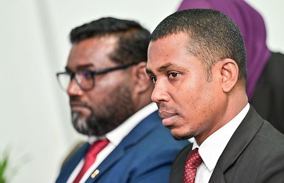 ފަނޑިޔާރު ޝަކީލް ރިޓަޔާކޮށްދެނީ ސިއްހީ ސަބަބުތަކާހެދި