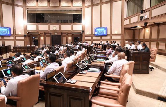 ފަސް އަހަރުގެ މަސައްކަތާ މެދު ހިތްހަމަޖެހުމާއި ޝުކުރު!