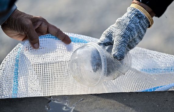 ދުވަސްނުފުރާ ވިހެއުމާއި ޕްލާސްޓިކް ކެމިކަލްއާ ގުޅުންހުރޭ