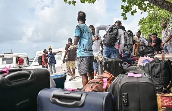 ރަށްރަށުގެސްކޫލްތައް ފަޅުވާން ދޫކޮށްލުން ނޫން ހައްލެއް ނެތް؟