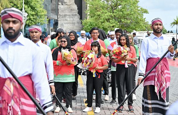 ރަން ކާމިޔާބީ ހޯދި ޓީމަށް ޝަރަފުވެރި މަރުހަބާއެއް