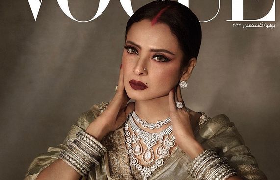 ރޭކާ ވޯގްގެ ކަވަ ގާލްއަކަށް، ލޯބީގެ ވާހަކަ ދެއްކި