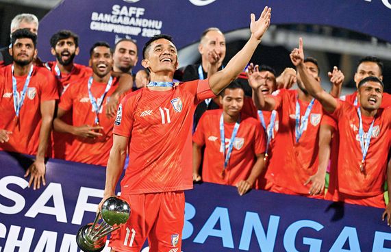 ރަން ބޫޓާއި މޮޅު ކުޅުންތެރިޔާގެ އެވޯޑްވެސް ޗެތުރީ އަށް