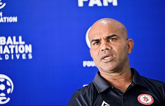 ފުޓްބޯޅަ ރަނގަޅުކުރަން އެއްވެސް ބަޔަކު ނުޅޭ: ނިޒާމް