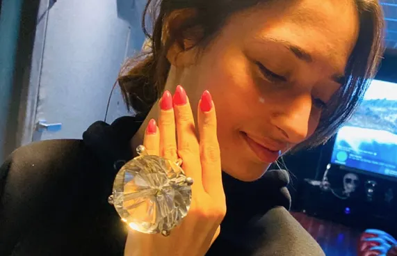 ބޮޑު ޖަވާހިރެއް ގެންގުޅޭ ވާހަކަ ތަމަންނާ ދޮގުކޮށްފި