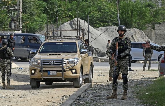 ޕާކިސްތާނުގައި ބޮމެއް ގޮއްވާލައި 44 މީހުން މަރާލައިފި