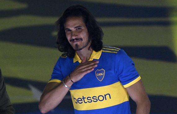 ކަވާނީ ޔޫރަޕް ދޫކޮށް އާޖެންޓީނާގެ ބޮކާ ޖޫނިއާސް އަށް