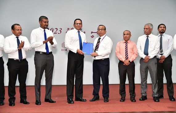 ނާޒިމްގެ ކެންޑިޑެސީ ފޯމު އީސީއަށް ހުށަހަޅުއްވައިފި