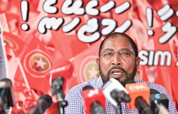 ސިޔާމްގެ ލޯބި އޮތީ އަޅުގަނޑަށް: ގާސިމް