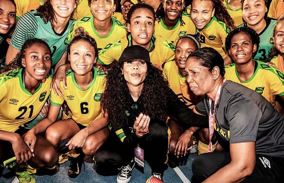 ޖަމައިކާ ޓީމުގެ ފަހަތުގައި ހުރީ ބޮބް މާލީގެ ދަރިފުޅު