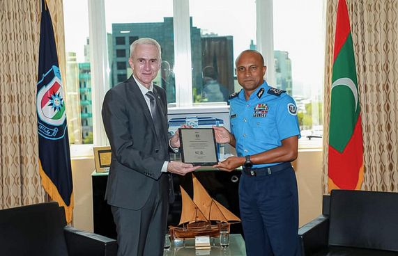 100 އަހަރު: އިންޓަޕޯލްގެ އެސްޖީ ރާއްޖެ އަށް