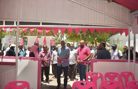 ބޯންމެރޯ ހިލޭ ހެދޭ ގޮތް ހަމަޖައްސައިދޭންނަން: މުއިއްޒު