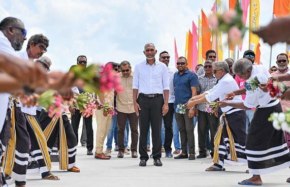 މުއިއްޒުގެ ވައުދު: މާއެނބޫދޫ/ހުޅުދެލީގެ ބިން ހިއްކަނީ