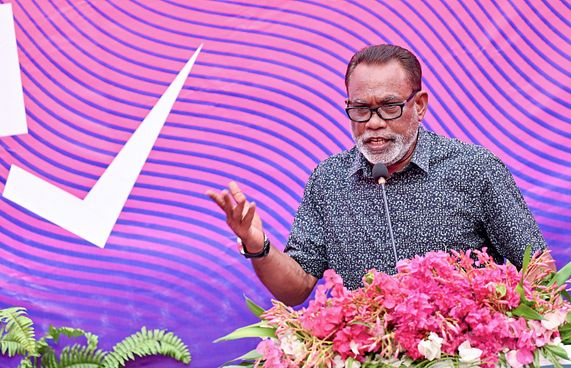 އަދުރޭ ރައީސަށް: ވަޑައިގަންނަވާ، ހިޔާނާތްތައް ކިޔާނަން