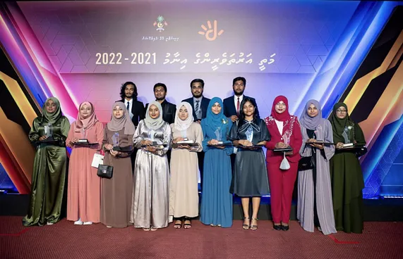 އޭ ލެވެލް ގަދަ 10 ގައި އަހުމަދިއްޔާގެ 75 ދަރިވަރުން