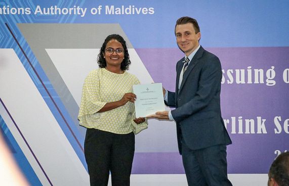 ސްޓާލިންކަށް ރާއްޖެއިން ލައިސަންސް ދީފި