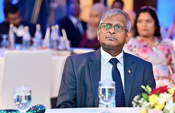 ގަވަރުނަރު އަލީ ހާޝިމް ވަކިކުރަން ކޮމިޓީން ނިންމައިފި