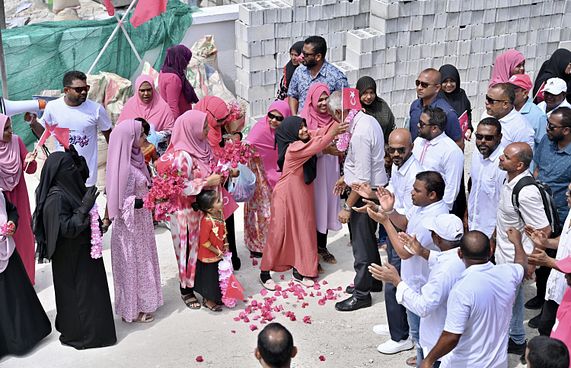 ވޯޓުގައި ތަރައްގީ އިސްކުރޭ، އުއްމީދުގައި ކުލަޖައްސާނަން
