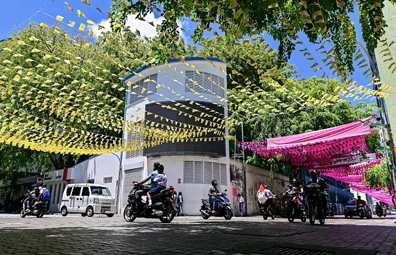 ރާއްޖޭގެ ޑިމޮކްރަސީގެ ދަތުރުގައި މަދަނީ ޒިންމާ އާލާކުރުން