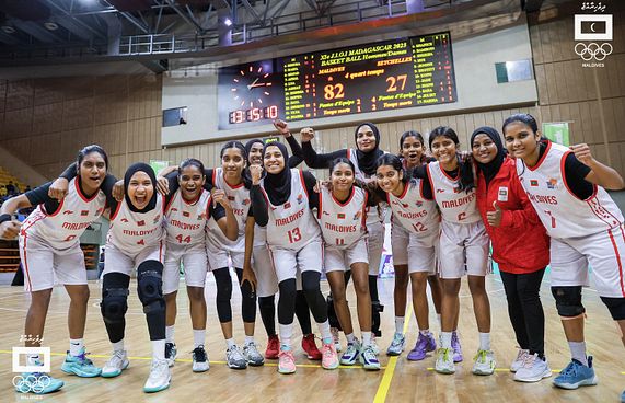 ސީޝެލްސް ބަލިކޮށް އަންހެން ބާސްކެޓް ޓީމު ސެމީ އަށް