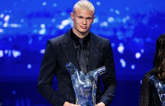 ޔޫރަޕްގެ މޮޅު ކުޅުންތެރިޔާގެ އެވޯޑް ހާލަންޑަށް