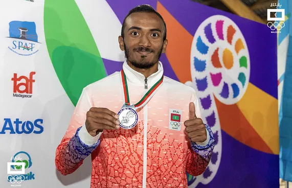 ފިރިހެން ސިންގަލްސް ރާއްޖޭގެ ފުރަތަމަ މެޑަލް ޝައްފާނަށް